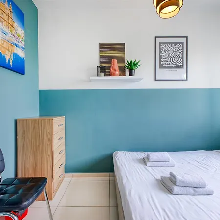 A Lovely 3 Bedroom, 3 Baths In The Centre Of By 360 Estates *