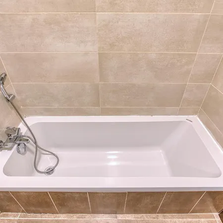 Lejlighed A Lovely 3 Bedroom, 3 Baths In The Centre Of By 360 Estates