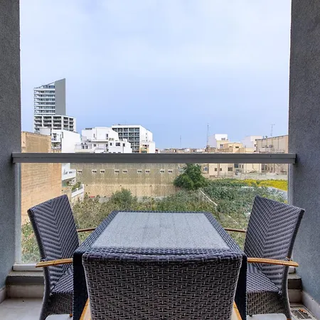 A Lovely 3 Bedroom, 3 Baths In The Centre Of By 360 Estates Lejlighed *