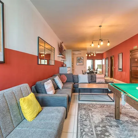 A Lovely 3 Bedroom, 3 Baths In The Centre Of By 360 Estates *