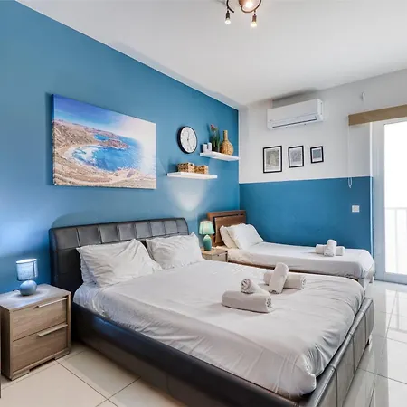 A Lovely 3 Bedroom, 3 Baths In The Centre Of By 360 Estates Apartment