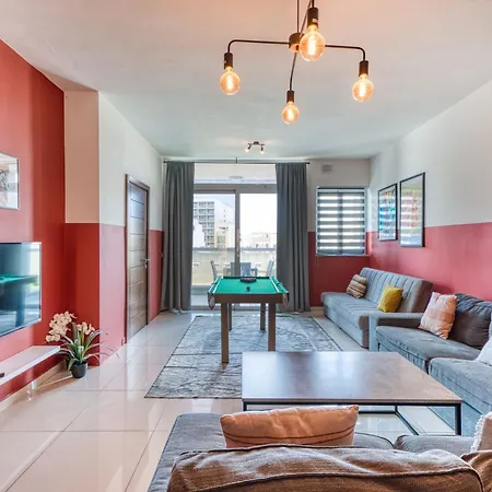 شقة A Lovely 3 Bedroom, 3 Baths In The Centre Of By 360 Estates *