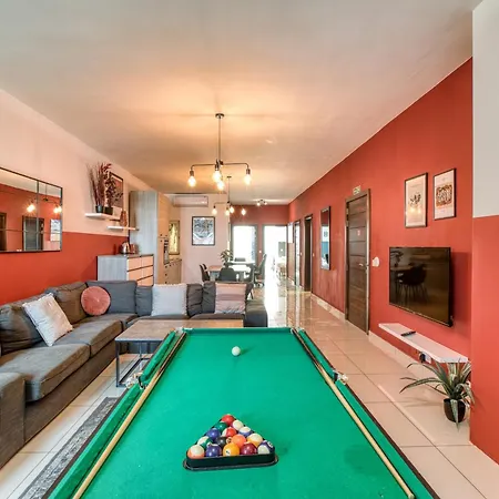 A Lovely 3 Bedroom, 3 Baths In The Centre Of By 360 Estates
